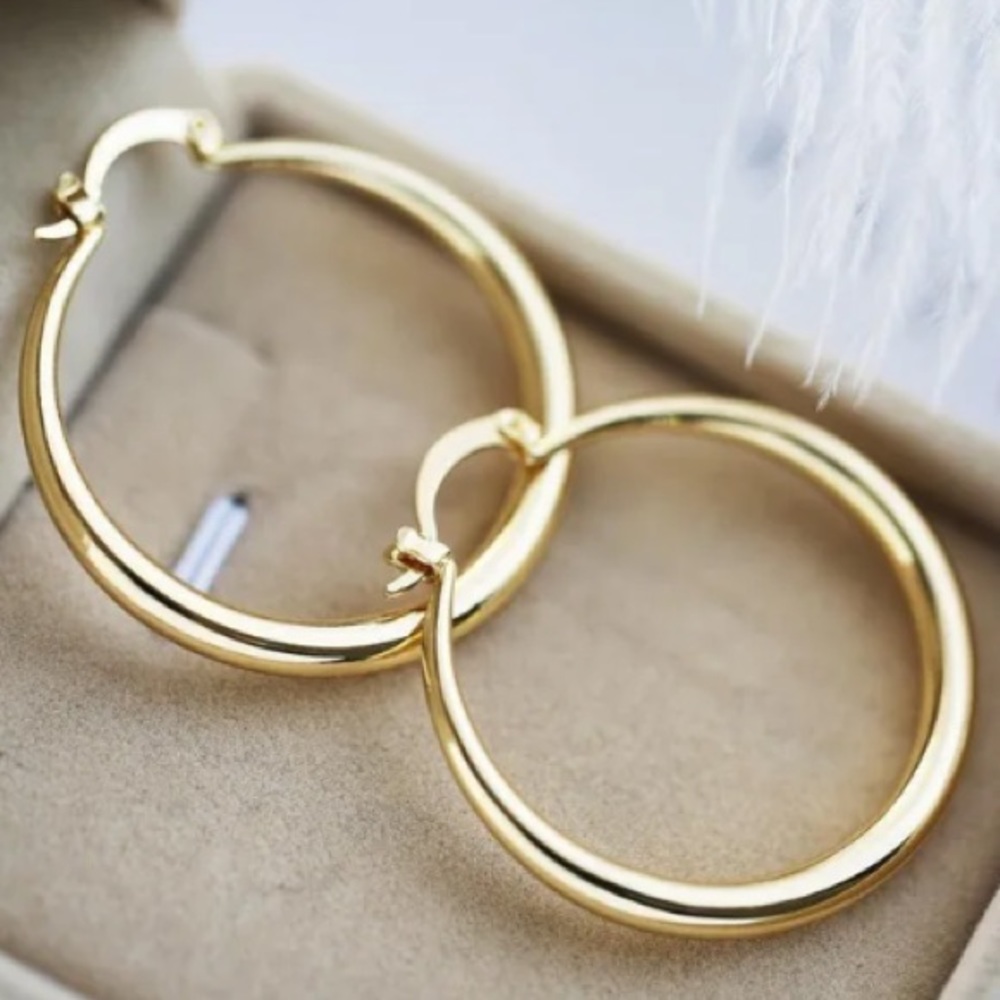 Classic Elegant 12k Gold Plated over Sterling Silver Round Hollow Hoop E… - Picture 4 of 8